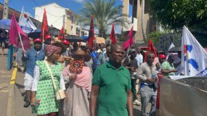 Représentants syndicaux réunis lors d’une conférence appelant à la mobilisation des agents publics à Mayotte