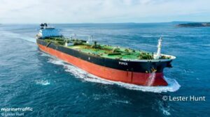 Pétrolier Tagor soupçonné d’être lié à la flotte fantôme russe et utilisant un pavillon malgache, au centre d’une affaire maritime internationale.