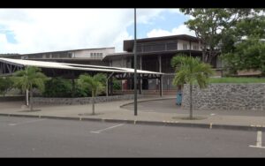 Lycée des Lumières à Mamoudzou où une intrusion signalée aux abords de l’établissement a perturbé le déroulement des épreuves du baccalauréat.