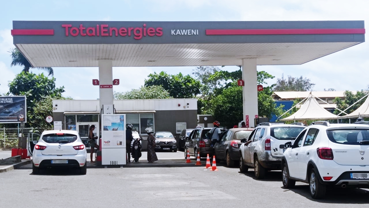 Le prix des carburants pourrait enfin reculer à Mayotte