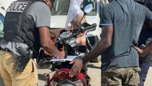 Accueil 17 Intervention des forces de l’ordre à Mayotte dans le cadre d’une affaire ayant conduit à la condamnation à cinq ans de prison d’un homme impliqué dans plusieurs violences à Vahibé.