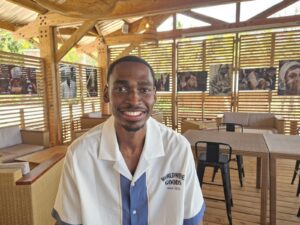 Raphaël Mohamed, spécialiste du 110 mètres haies et médaillé d'or aux Jeux des îles 2023, pourrait manquer les Jeux des îles de l'océan Indien 2027 en raison d'un litige sur le financement de sa formation
