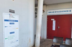 Tribunal judiciaire de Mamoudzou lors du procès de quatre personnes poursuivies pour des procurations frauduleuses aux élections municipales de Bouéni
