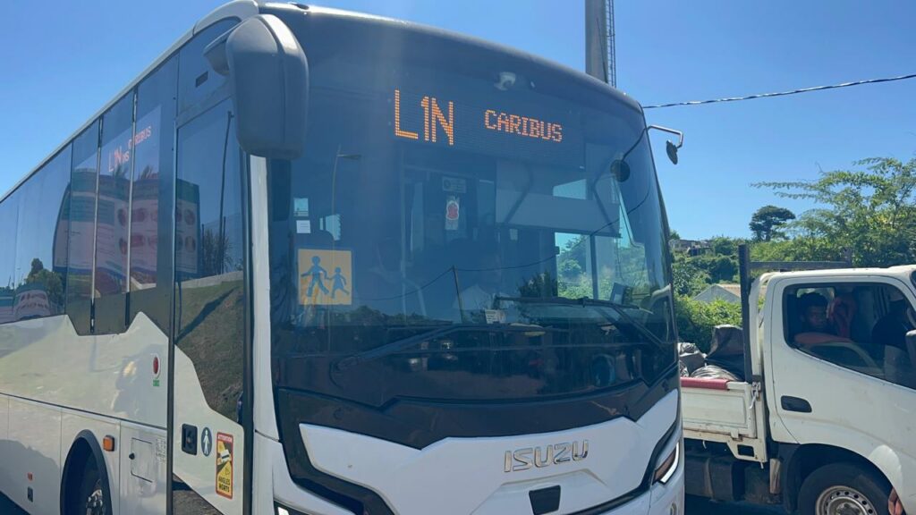 Travaux d’aménagement du projet Caribus sur la RN1 à Kawéni à Mayotte