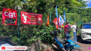 Accueil 17 Intersyndicale de Mayotte mobilisée pour réclamer l’égalité sociale et des négociations avec le gouvernement