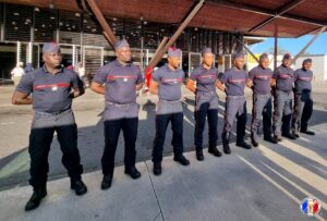 Accueil 113 Dix sapeurs-pompiers du SDIS de Mayotte quittent l’île pour rejoindre les équipes de secours mobilisées contre les incendies en métropole.
