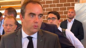 Accueil 72 Sébastien Lecornu à Mayotte lors d’une journée d’audiences réunissant syndicats, organisations patronales et associations autour des enjeux du territoire.