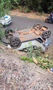 Accueil 11 Accident de voiture dans les lacets des Cinq Frères entre Chiconi et Barakani à Mayotte