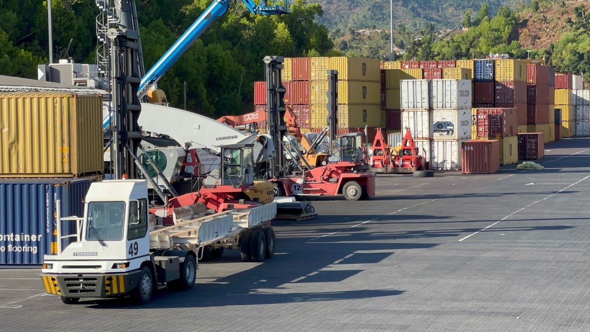 Un accord permet la reprise au port de Longoni