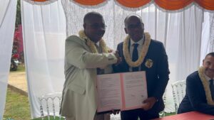 Accueil 13 Signature d’une convention de partenariat entre les communes de Mamoudzou et Acoua à Mayotte