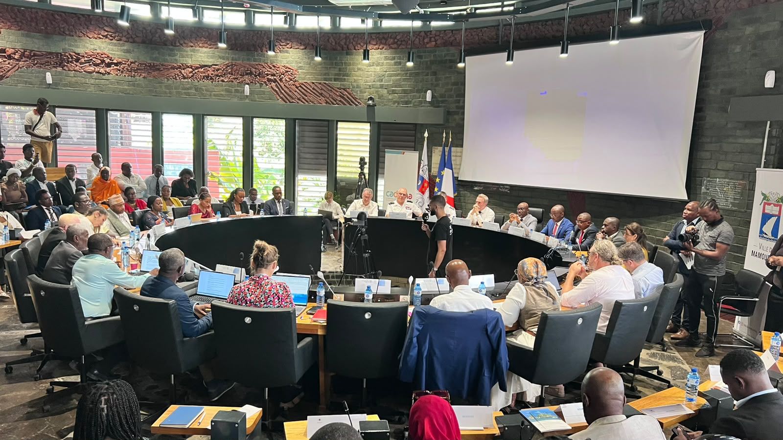 les élus promettent un suivi après les assises