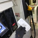 Accueil 5 Le plein de carburant coûte dix euros de plus...
