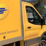 Accueil 6 À Passamaïnty, La Poste aide les habitants à mettre...