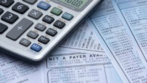 Étude de l’Insee sur les salaires du secteur privé à Mayotte en 2024, révélant un salaire médian de 1 700 euros nets par mois