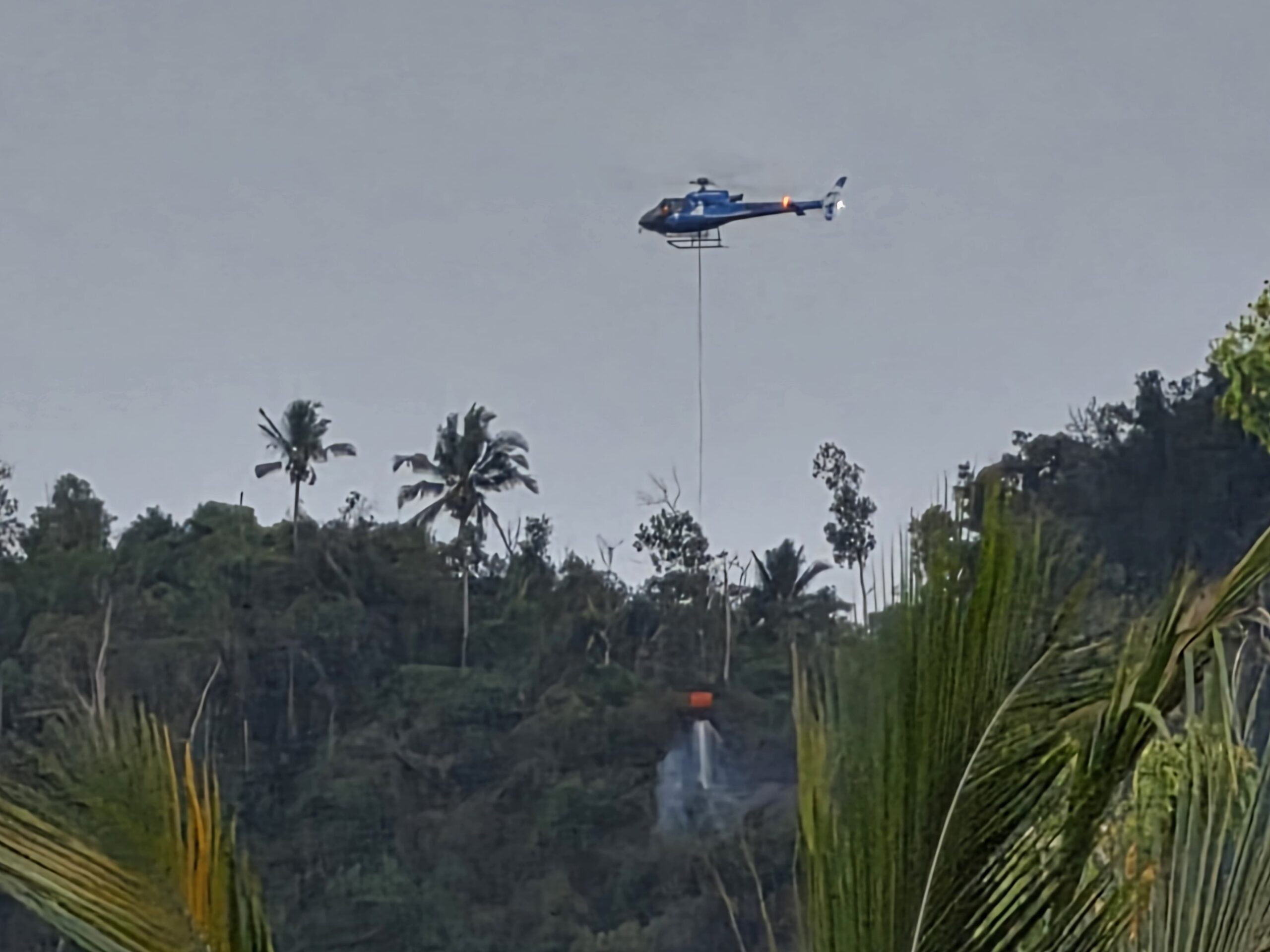Un nouvel incendie mobilise l’hélicoptère entre Poroani et Sada (video)